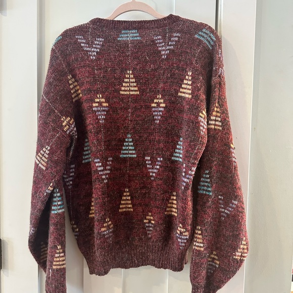 Vintage gender neutral sweater - Picture 3 of 7